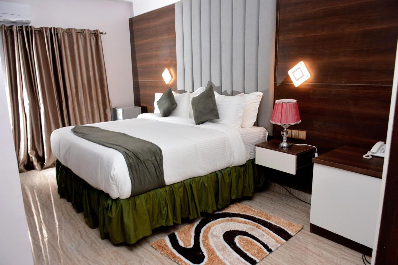 Vacation Villa Hotels And Suites Asaba Εξωτερικό φωτογραφία