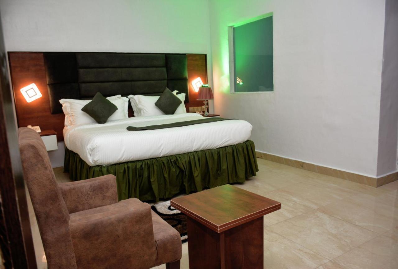 Vacation Villa Hotels And Suites Asaba Εξωτερικό φωτογραφία